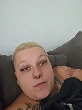 Lady Peggi online show from June 2026 06:11:02 AM
