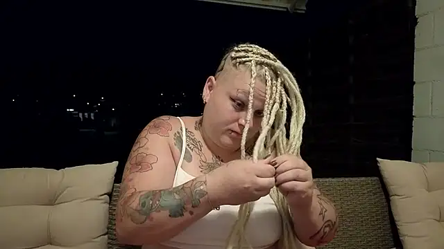 Lady Peggi online show from June 2026 08:35:02 PM