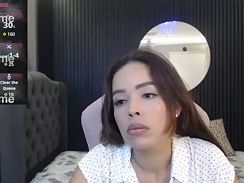 naomis 36 online show from June 2026 01:57:02 PM