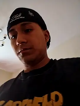 XxAlbertoxX69 online show from May 2026 05:42:02 PM
