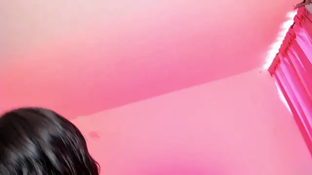 Snapshot of Sophiie_dreams chatting on May 2026 03:05:01 PM Sophiie dreams online show from May 2026 03:05:01 PM