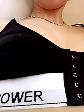 Louulou Hotgirl online show from May 2026 11:05:02 AM