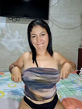 Snapshot of Rosa1079 chatting on June 2026 04:21:02 AM Rosa1079 online show from June 2026 04:21:02 AM