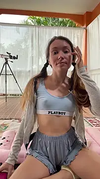 Snapshot of Mini_girl_do_it_better chatting on May 2026 02:53:02 AM Mini girl do it better online show from May 2026 02:53:02 AM