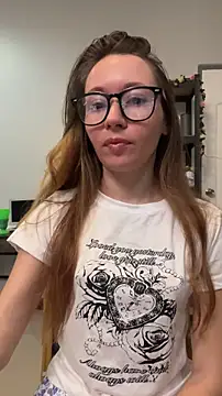Snapshot of Mini_girl_do_it_better chatting on May 2026 11:55:01 PM Mini girl do it better online show from May 2026 11:55:01 PM