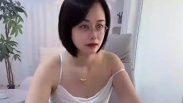 Snapshot of Naomi_Z chatting on June 2026 11:39:02 PM Naomi Z online show from June 2026 11:39:02 PM