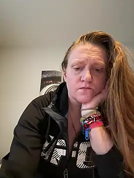 Kellilyn10 online show from June 2026 09:39:01 PM