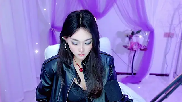 Tili Lucky online show from May 2026 11:01:04 PM