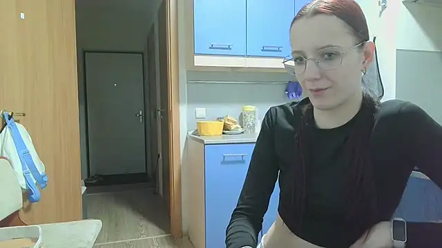 Lucy Crystal online show from May 2026 09:20:02 PM