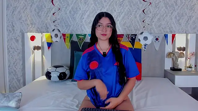 Snapshot of Vaalentina_Lux chatting on June 2026 03:02:01 PM Vaalentina Lux online show from June 2026 03:02:01 PM