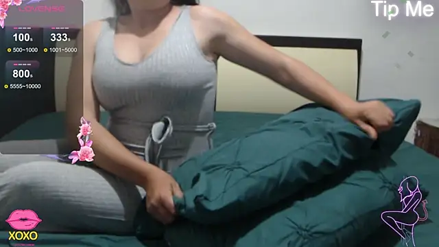 Snapshot of Brun3tt3n chatting on April 2026 07:59:02 PM Brun3tt3n online show from April 2026 07:59:02 PM