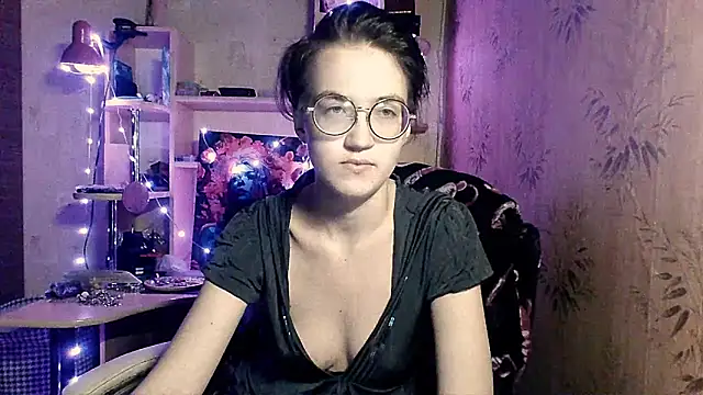 Snapshot of Alessa_Kiss chatting on May 2026 06:04:01 PM Alessa Kiss online show from May 2026 06:04:01 PM
