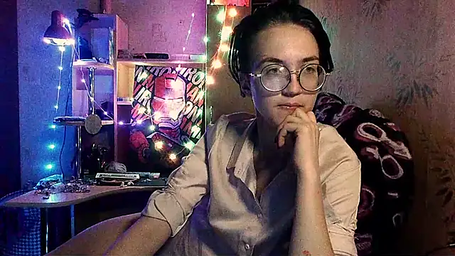 Snapshot of Alessa_Kiss chatting on May 2026 05:41:01 PM Alessa Kiss online show from May 2026 05:41:01 PM