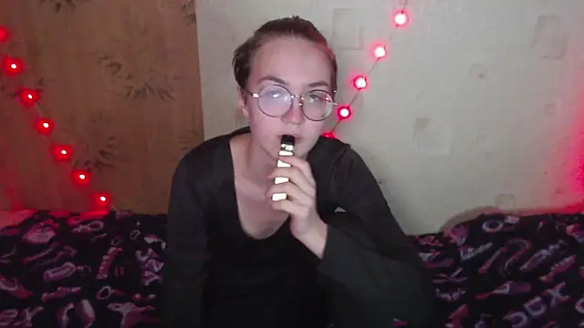 Snapshot of Alessa_Kiss chatting on May 2026 04:58:02 PM Alessa Kiss online show from May 2026 04:58:02 PM