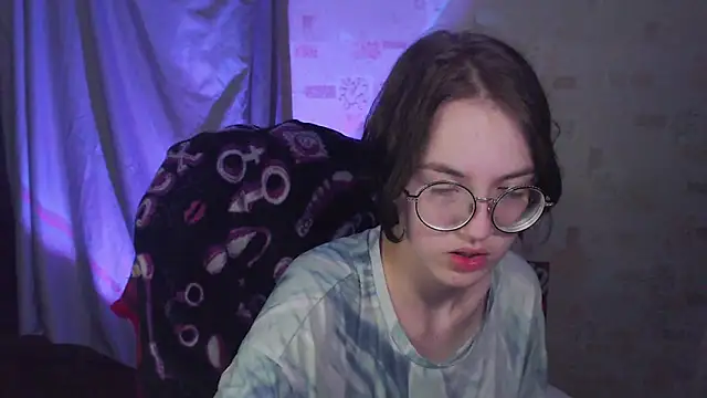 Snapshot of Alessa_Kiss chatting on June 2026 07:30:02 PM Alessa Kiss online show from June 2026 07:30:02 PM