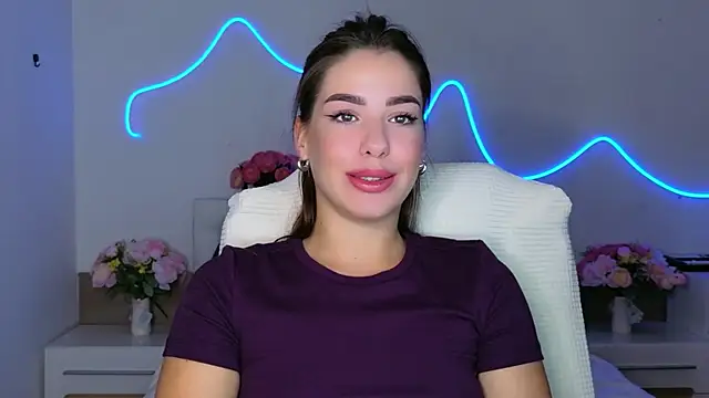 MaddiePerez online show from July 2026 06:32:02 PM
