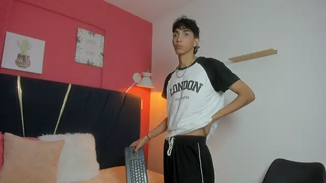 ero boy40 online show from June 2026 04:06:01 AM