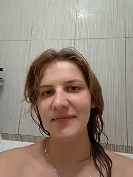 Snapshot of mooniekiss chatting on May 2026 07:01:01 PM mooniekiss online show from May 2026 07:01:01 PM