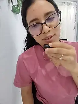 alanahot94 online show from June 2026 07:23:01 PM