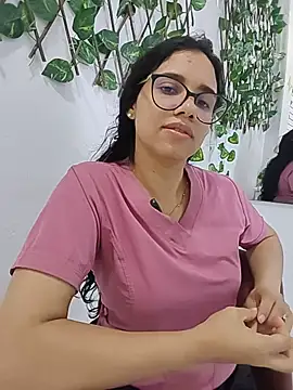 alanahot94 online show from June 2026 07:52:02 PM
