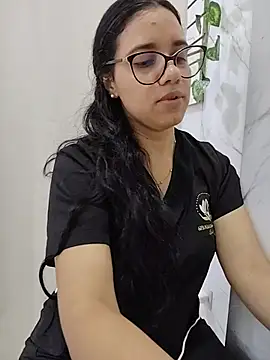 alanahot94 online show from July 2026 04:24:01 PM