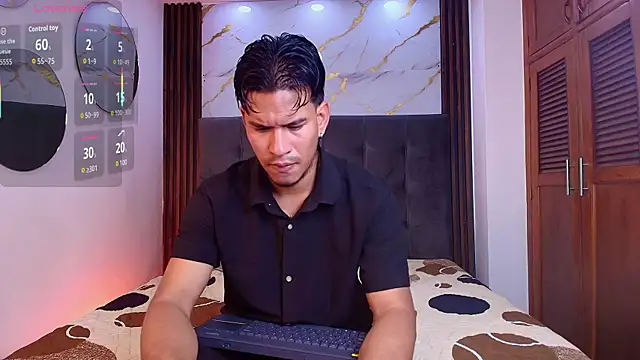 JacobWolf   online show from July 2026 07:53:01 PM