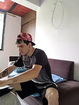 Maykiinn online show from May 2026 03:07:01 PM