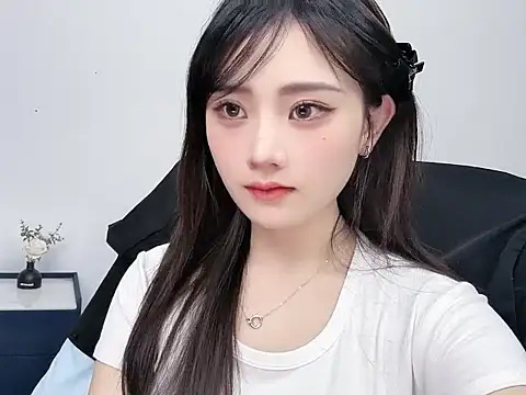  222Mia online show from May 2026 09:36:02 AM