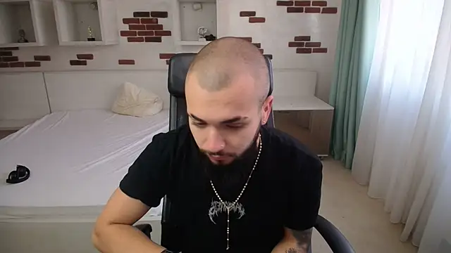 OscarWillss online show from May 2026 04:32:01 AM