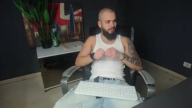 OscarWillss online show from June 2026 04:25:02 AM