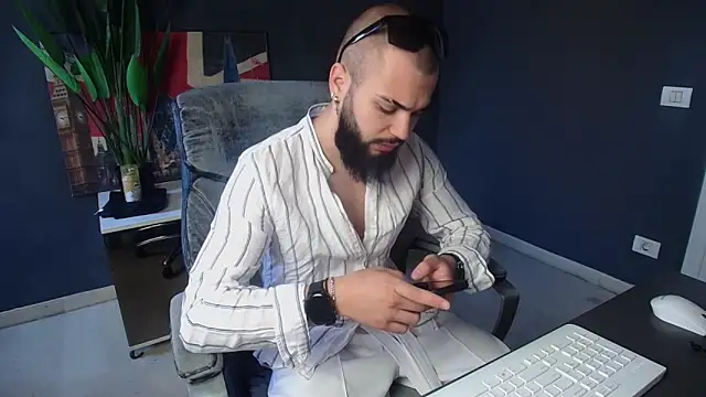 OscarWillss online show from June 2026 04:57:01 AM