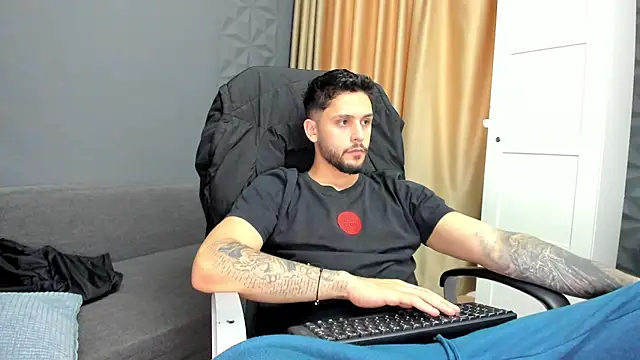 TroyWadee online show from June 2026 04:30:02 AM