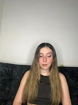 Sarisloves online show from July 2026 10:55:01 PM
