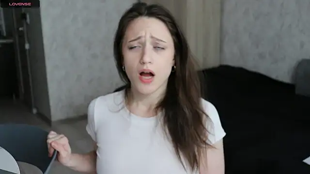 moanelysa online show from June 2026 10:03:01 AM
