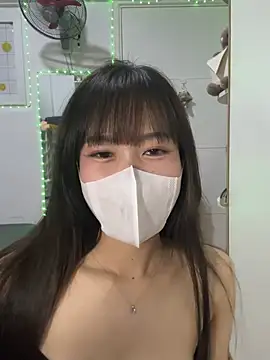Lov3lily online show from June 2026 03:53:01 PM