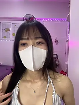 Lov3lily online show from July 2026 04:44:02 PM