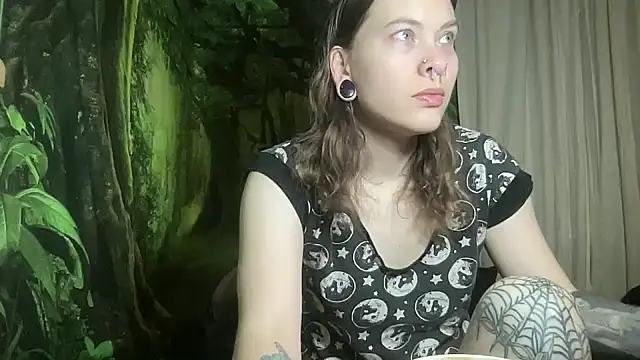 mo0ngoddess online show from January 2025 01:30:01 AM