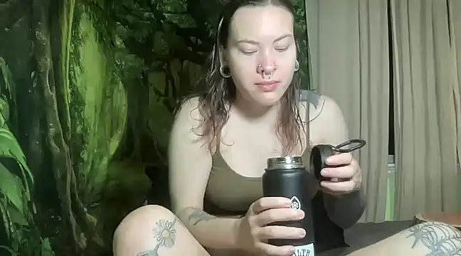 mo0ngoddess online show from January 2025 02:48:01 AM