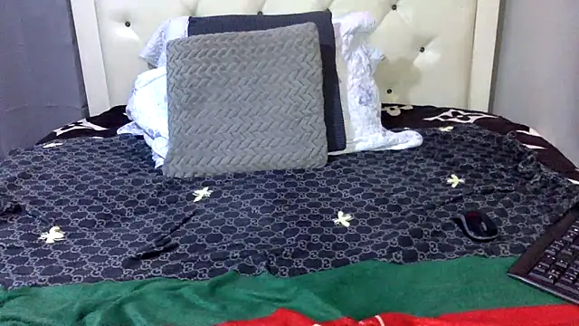 creamyamber online show from November 2025 01:39:02 AM