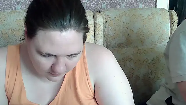 TiffanyLenee online show from May 2026 10:32:02 AM