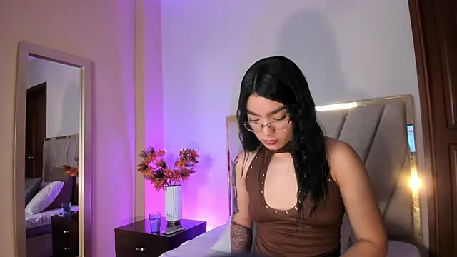 VenusStonee online show from May 2026 11:40:01 AM