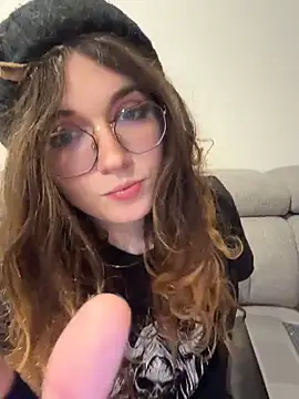 Snapshot of cutypiefull chatting on May 2026 11:45:02 PM cutypiefull online show from May 2026 11:45:02 PM