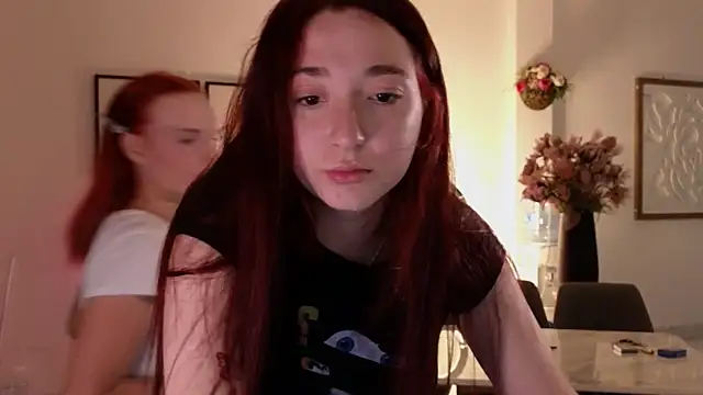 Snapshot of MoonkissGirls chatting on July 2026 04:04:02 PM MoonkissGirls online show from July 2026 04:04:02 PM