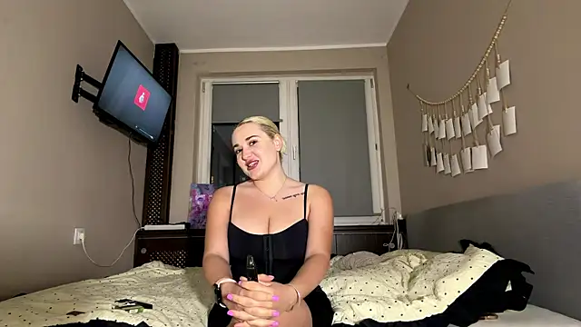 SidneySe online show from May 2026 08:06:02 PM