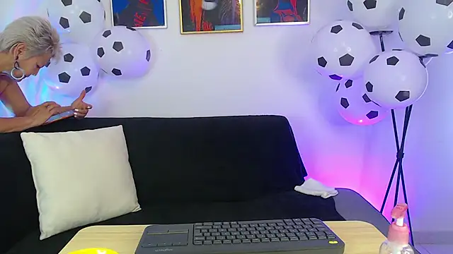 Jacky Smith1 online show from July 2026 06:58:02 PM