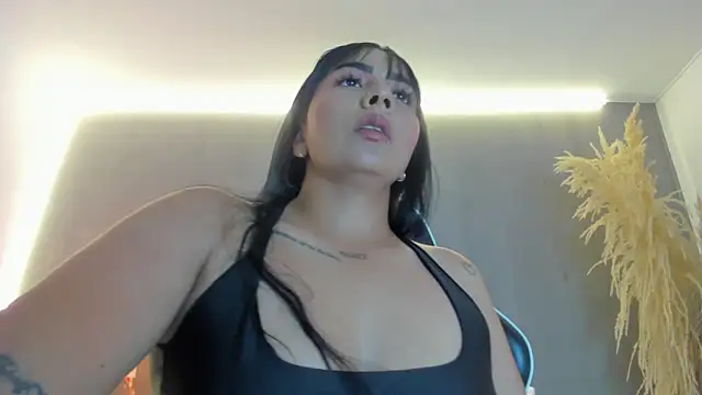 evelin fernand online show from May 2026 02:19:01 AM