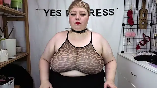 mistress molly online show from May 2026 10:36:01 AM