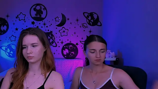 caroline honeyy online show from July 2026 08:33:02 PM