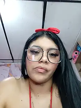Snapshot of luxuryluna chatting on June 2026 12:32:01 AM luxuryluna online show from June 2026 12:32:01 AM