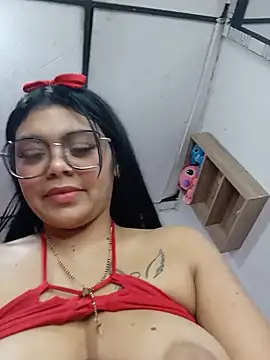 Snapshot of luxuryluna chatting on June 2026 05:12:01 AM luxuryluna online show from June 2026 05:12:01 AM